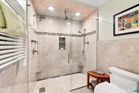 8 Huntington Lane New Fairfield CT 06812