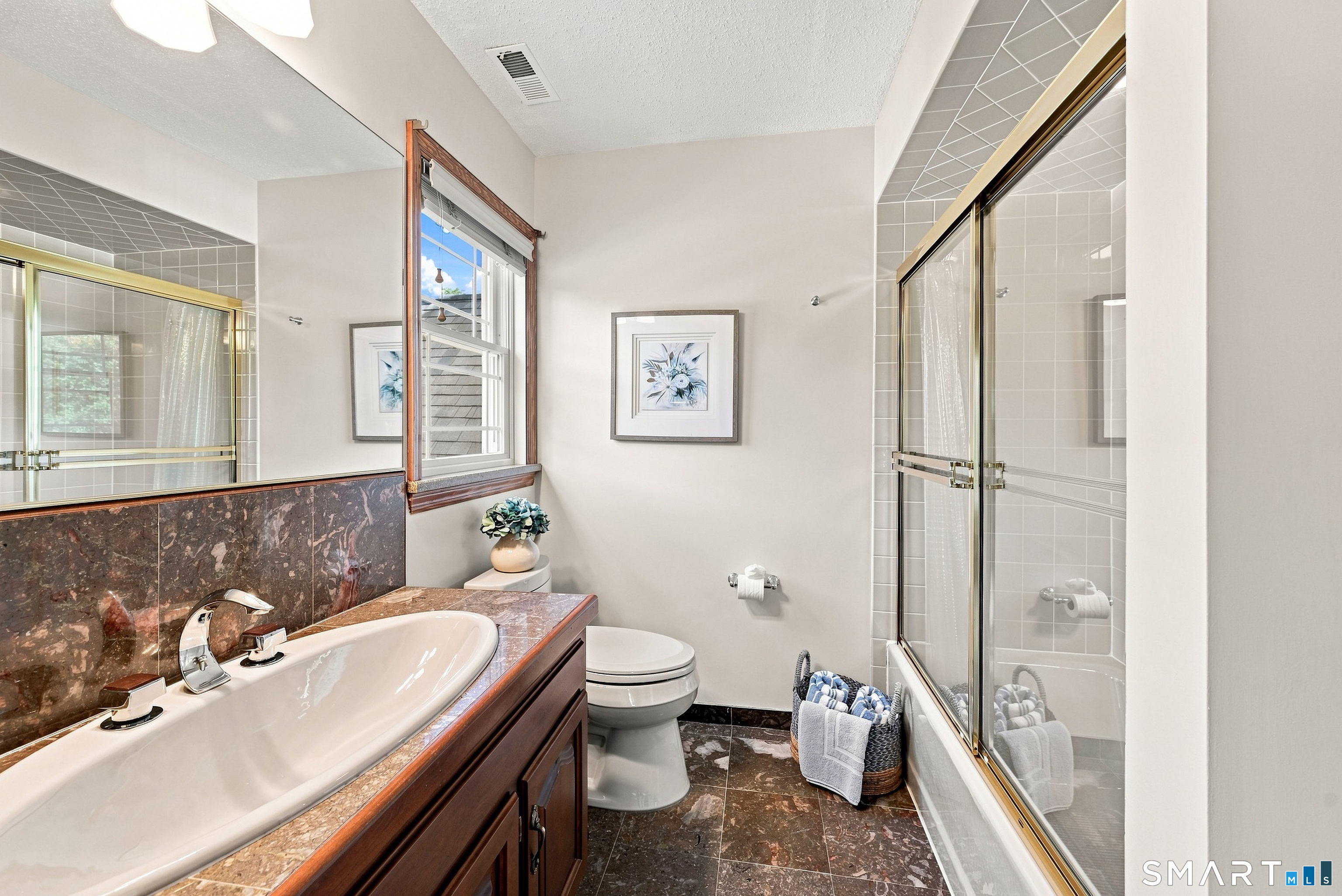 8 Huntington Lane New Fairfield CT 06812