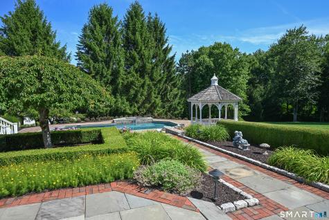 8 Huntington Lane New Fairfield CT 06812