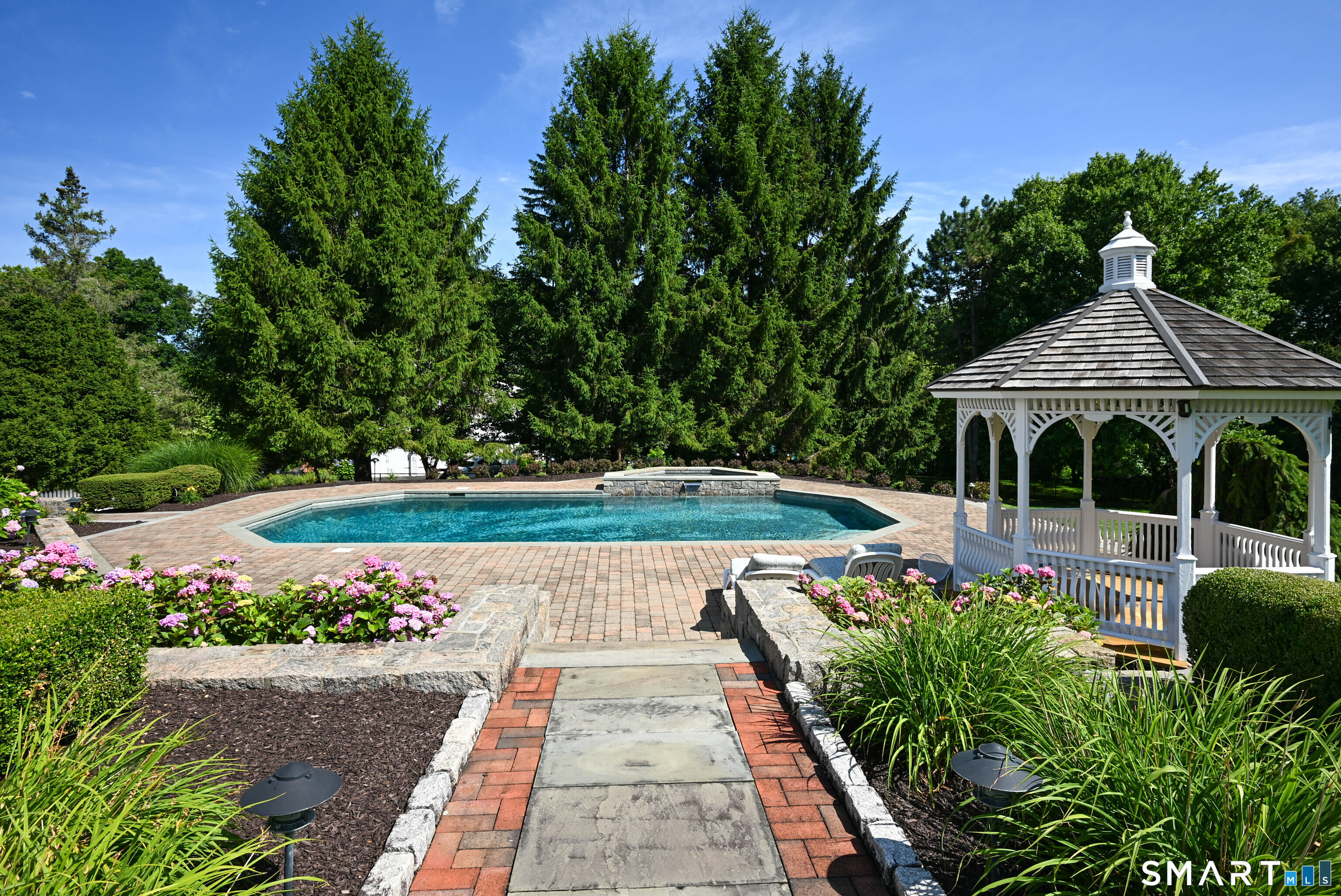 8 Huntington Lane New Fairfield CT 06812