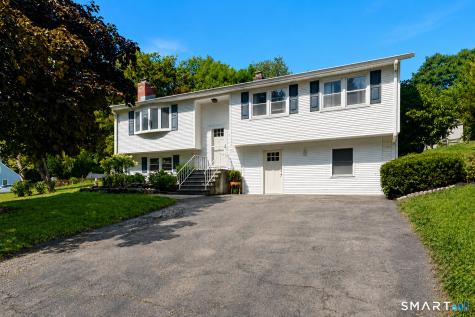 17 North Ridgeland Road Wallingford CT 06492