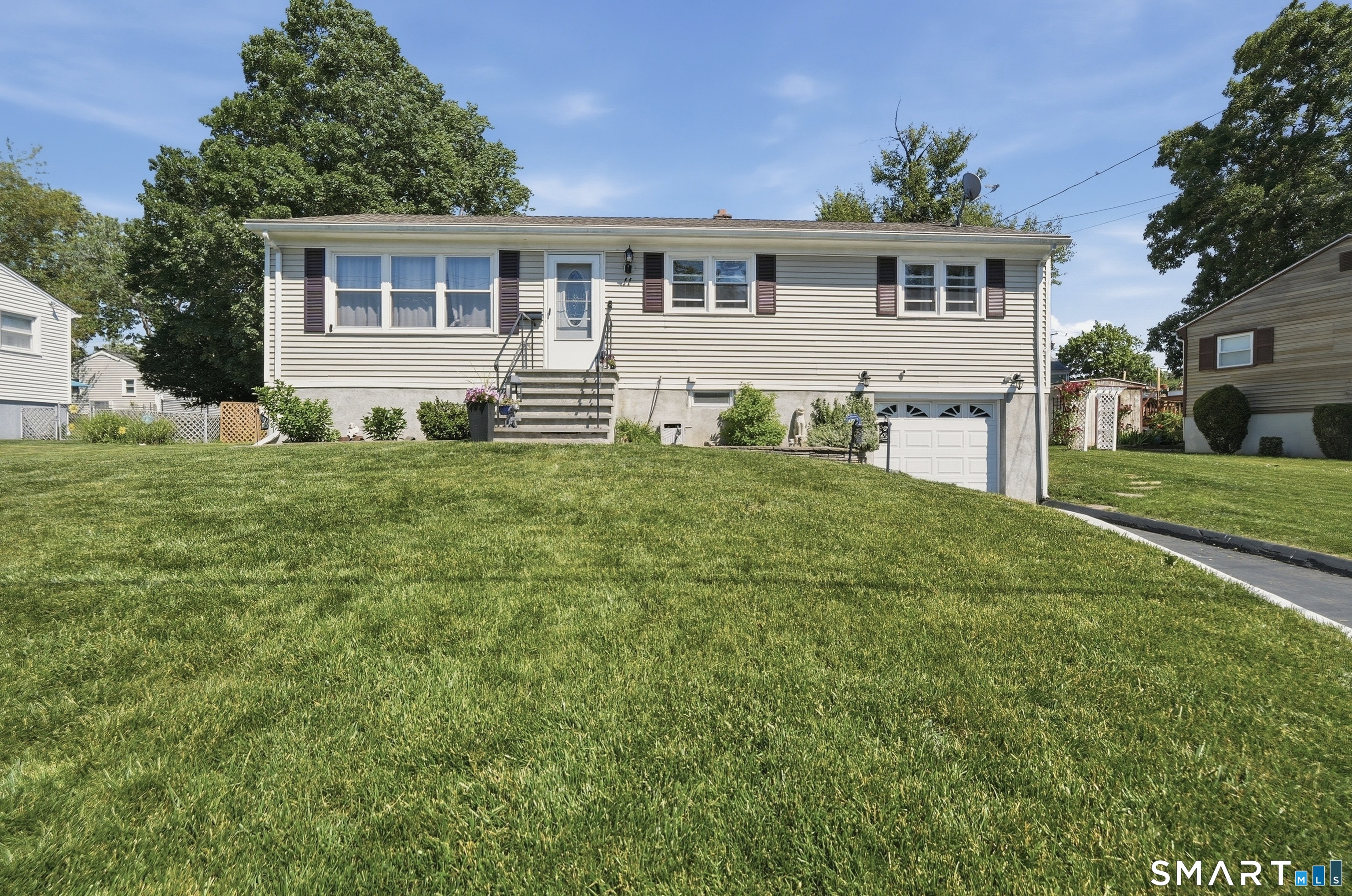 11 Gertrude Lane West Haven CT 06516