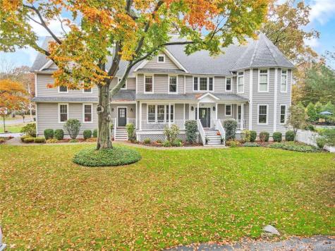 611 Winnepoge Drive Fairfield CT 06825