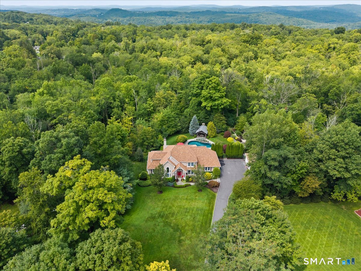 7 West Farms Lane New Fairfield CT 06812