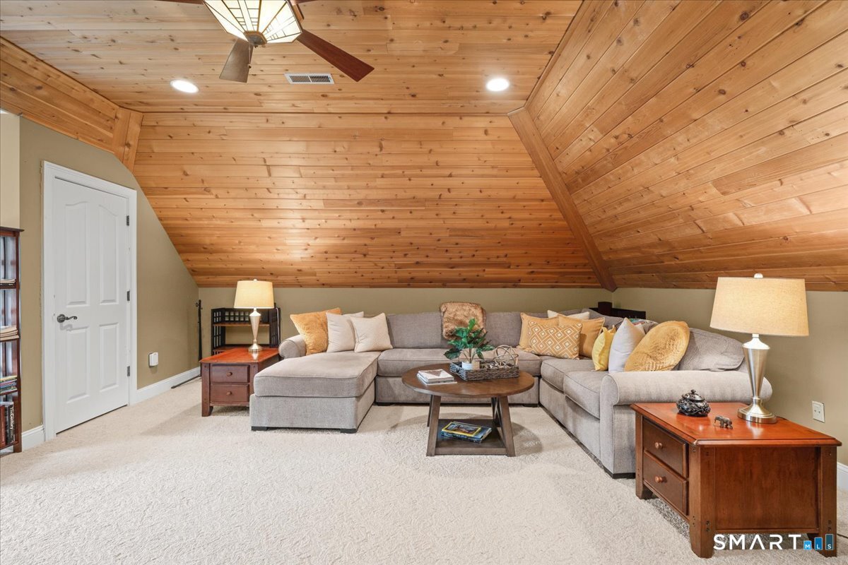 7 West Farms Lane New Fairfield CT 06812