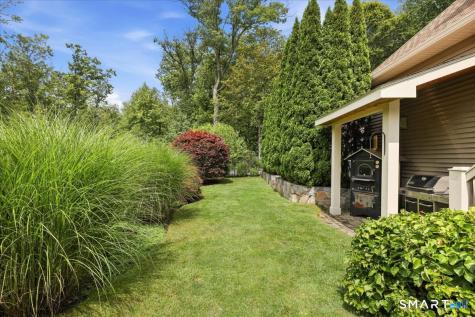 7 West Farms Lane New Fairfield CT 06812