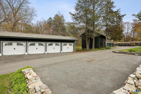 34 Black Snake Lane Bridgewater CT 06752