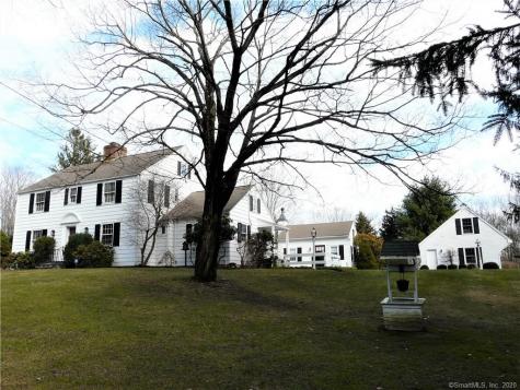 35 Huntingtown Road Newtown CT 06470
