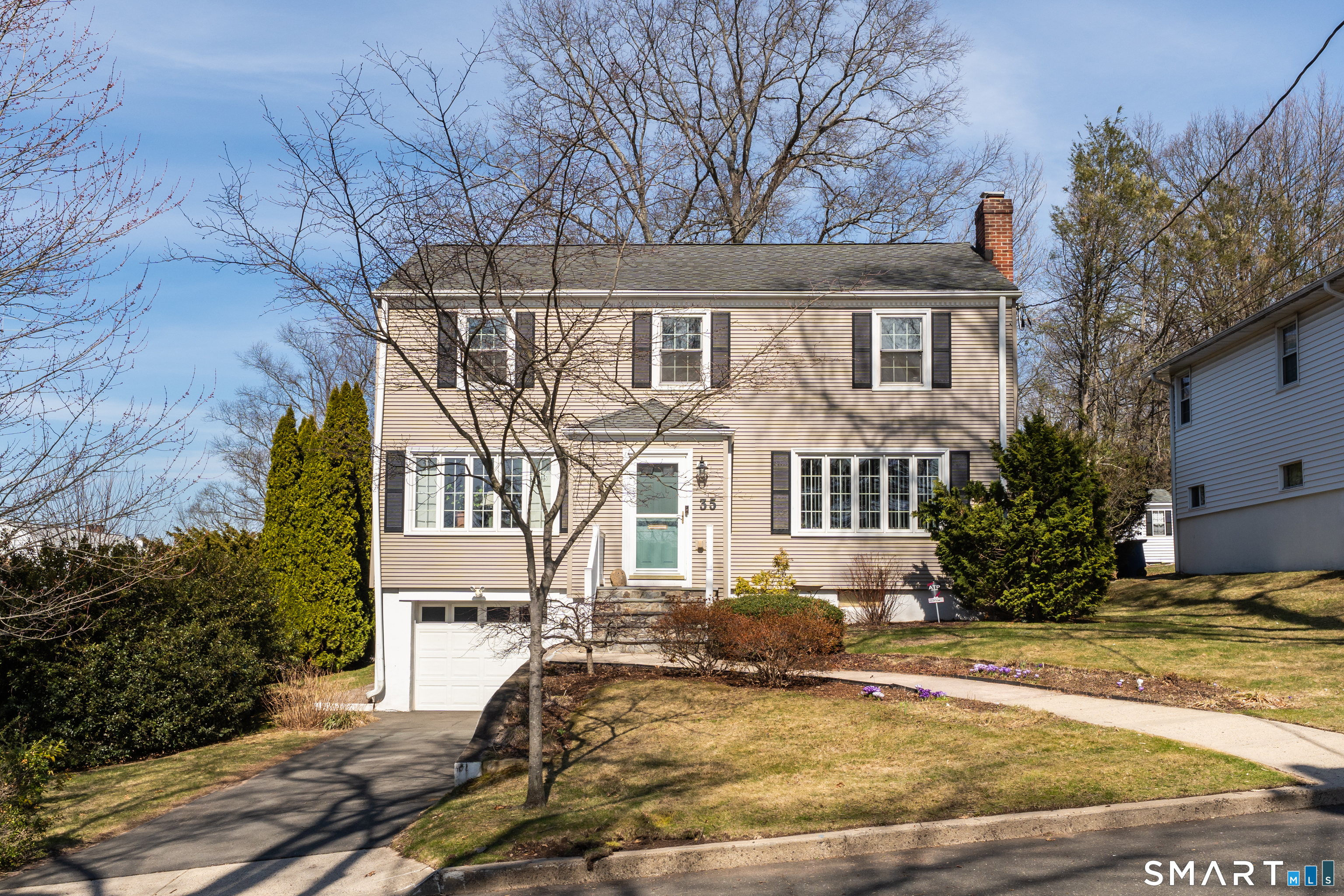 35 Pelham Lane New Haven CT 06511