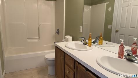 40 Mountain Laurel Way Suffield CT 06078