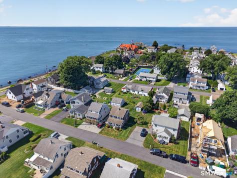 27 Gates Road Old Saybrook CT 06475