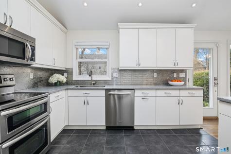 6 Field Crest Road New Canaan CT 06840