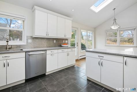 6 Field Crest Road New Canaan CT 06840