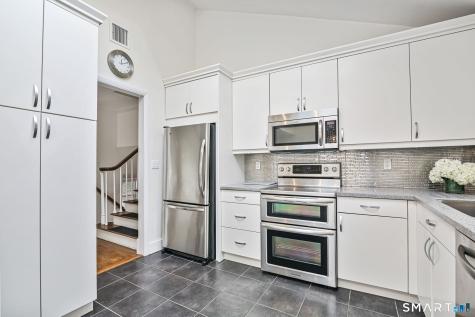 6 Field Crest Road New Canaan CT 06840