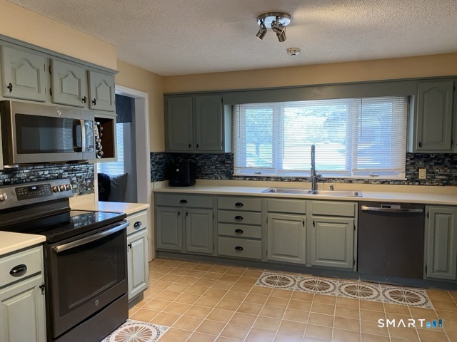 7 Riverview Street Enfield CT 06082