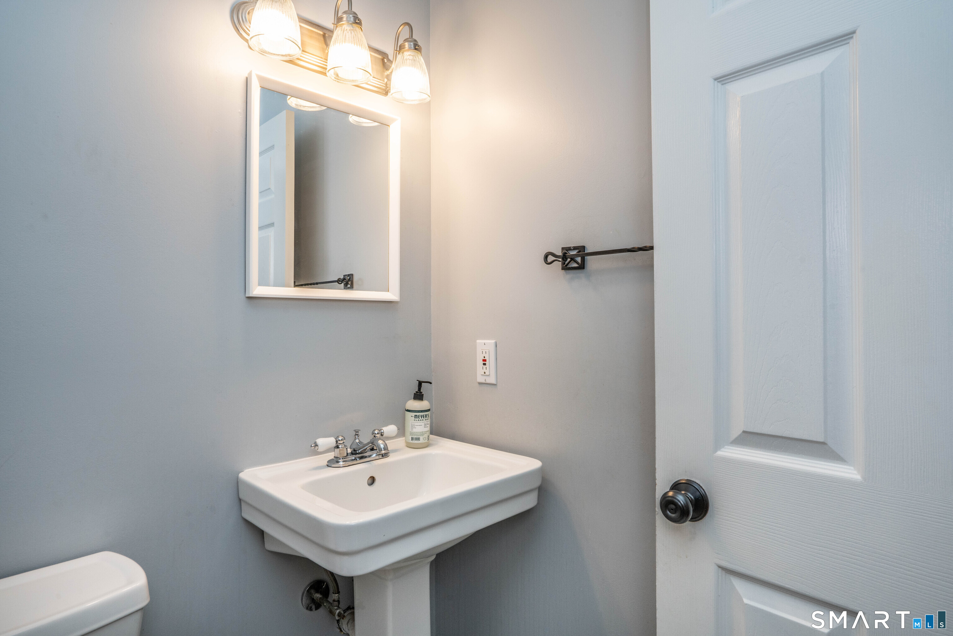 328 Tunxis Road West Hartford CT 06107