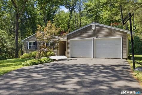 41 Hemlock Trail Trumbull CT 06611