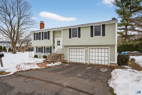 15 Blue Spruce Street Middletown CT 06457