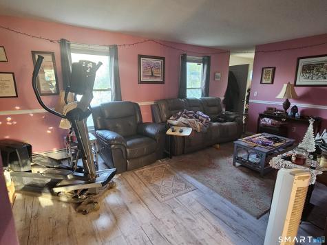 18 Chelsea Lane Windsor CT 06095