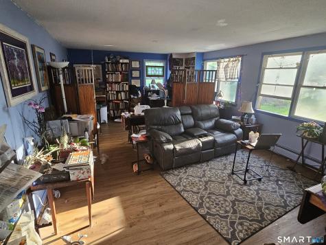 18 Chelsea Lane Windsor CT 06095