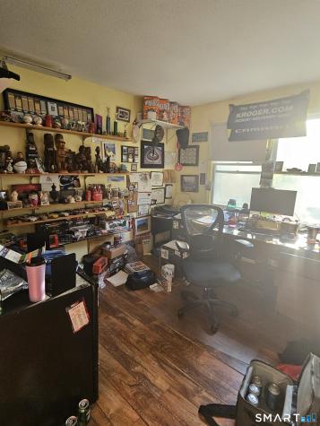 18 Chelsea Lane Windsor CT 06095
