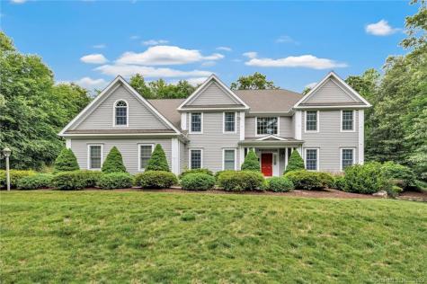 8 Silver Brook Lane Newtown CT 06470
