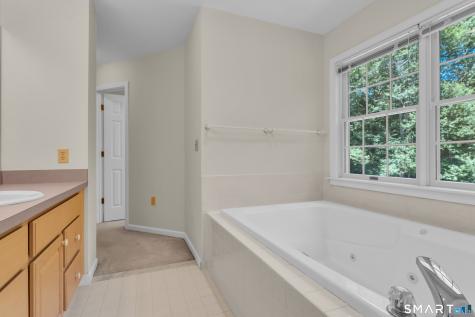 46 Spring Rock Road East Lyme CT 06333