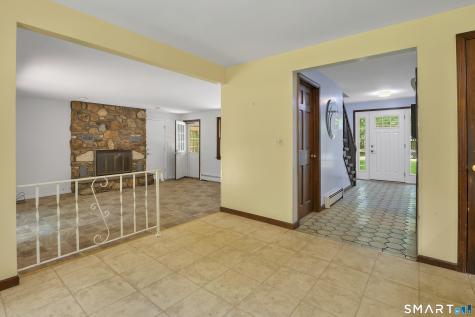 16 Shanda Lane Tolland CT 06084