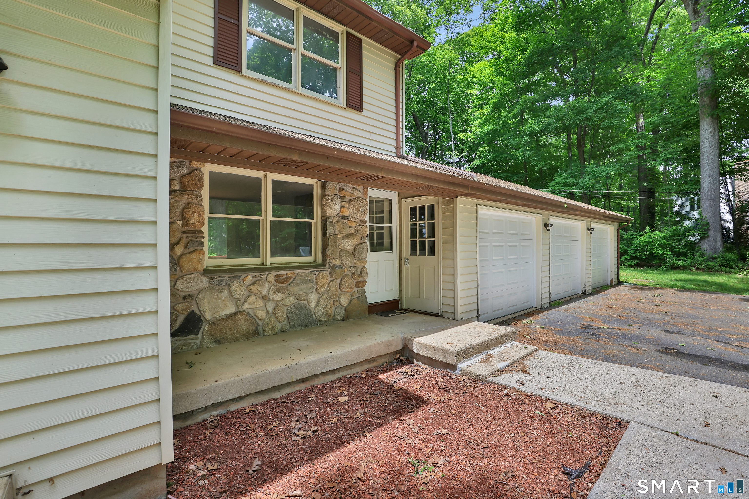 16 Shanda Lane Tolland CT 06084