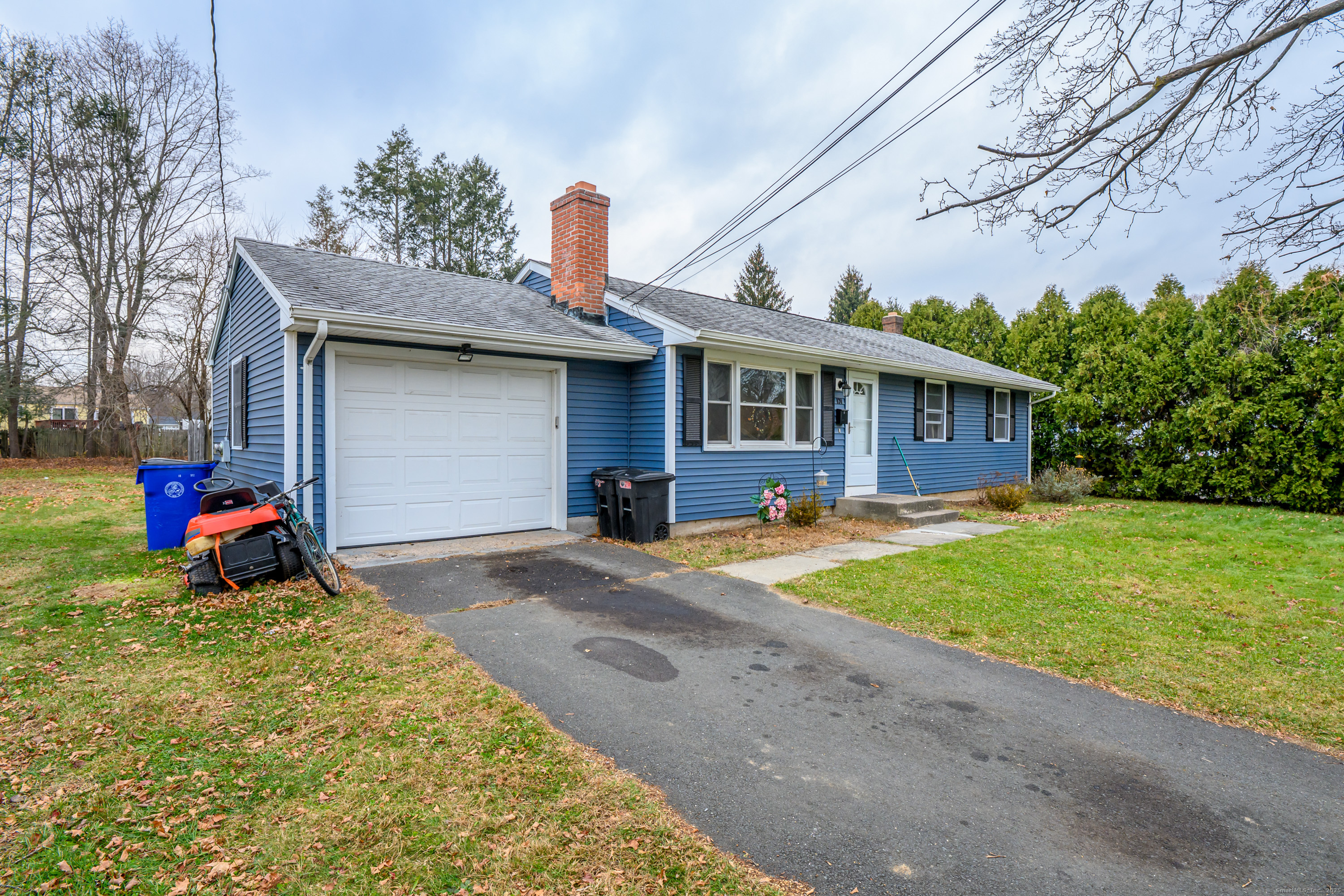 124 Bel Aire Circle Windsor Locks CT 06096