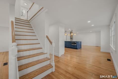 87 Colony Road Groton CT 06340