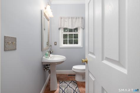 10 Curtis Road Middlebury CT 06762