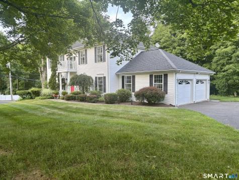 10 Curtis Road Middlebury CT 06762