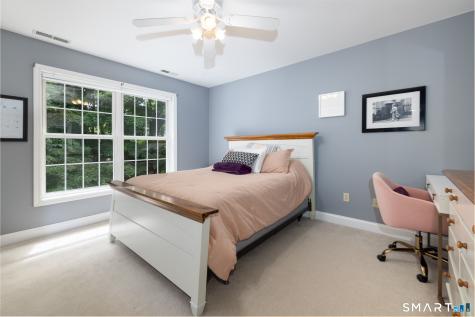 10 Curtis Road Middlebury CT 06762