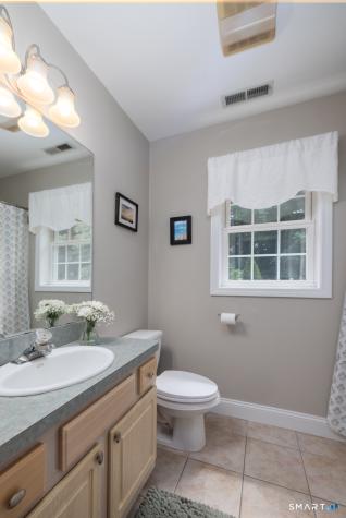 10 Curtis Road Middlebury CT 06762