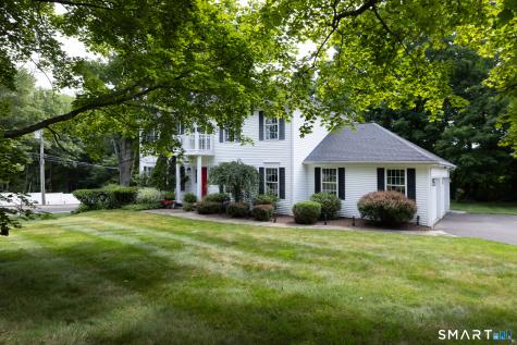 10 Curtis Road Middlebury CT 06762