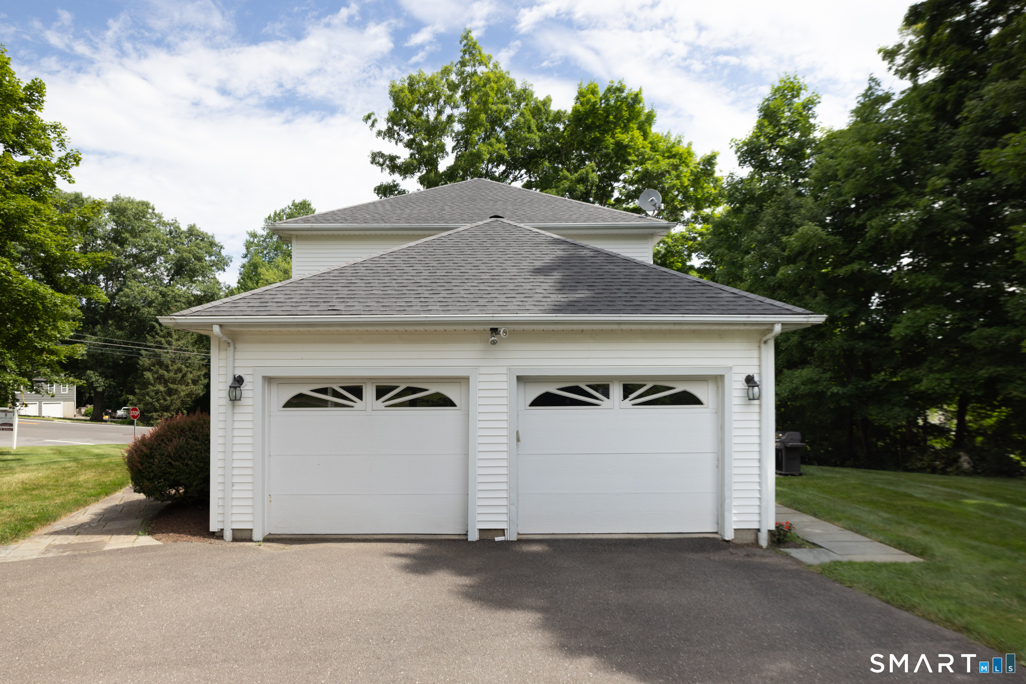10 Curtis Road Middlebury CT 06762