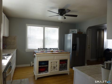 593 Mohegan Avenue Parkway Waterford CT 06375