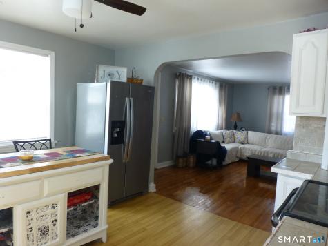 593 Mohegan Avenue Parkway Waterford CT 06375
