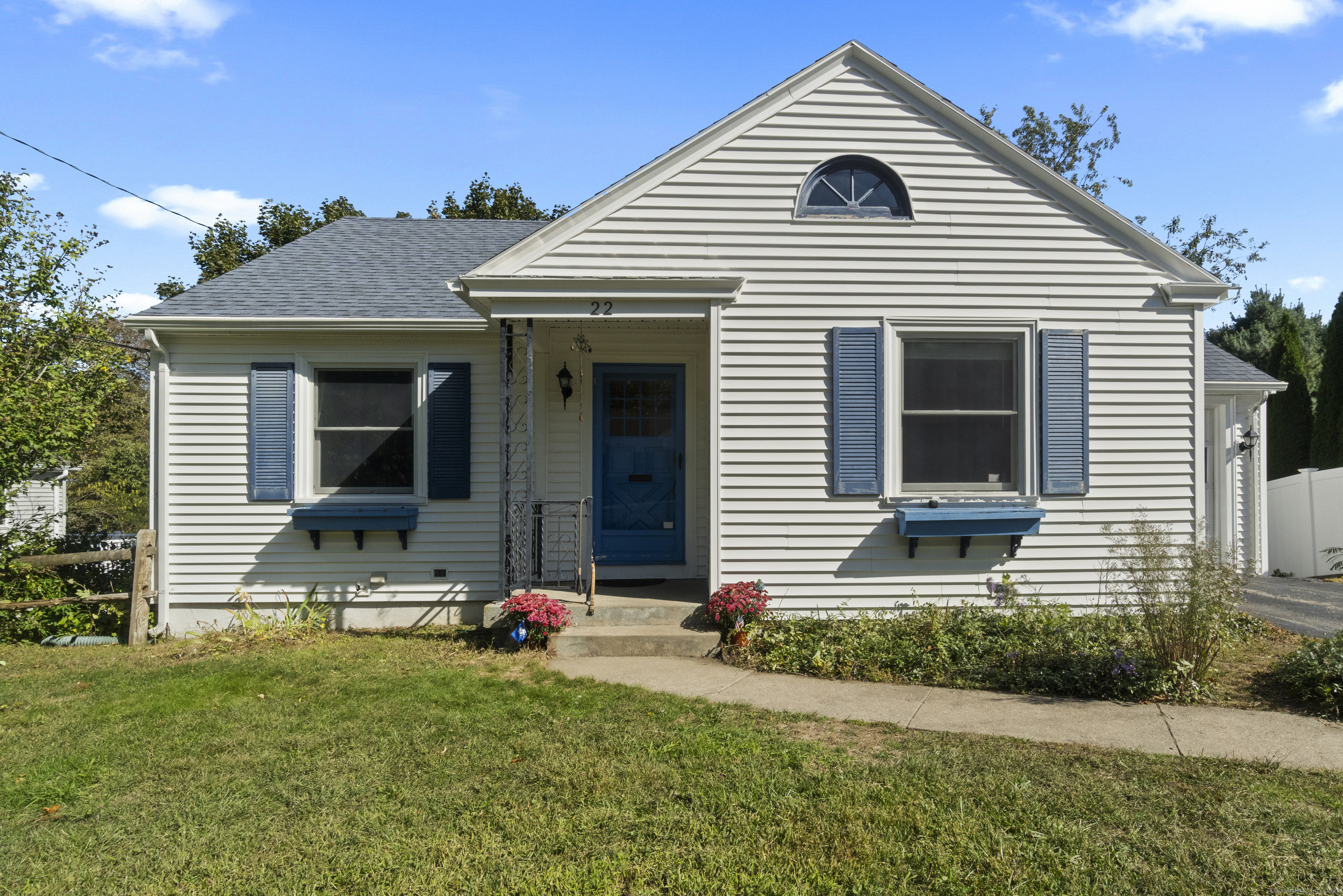 22 Mayflower Avenue Stonington CT 06379