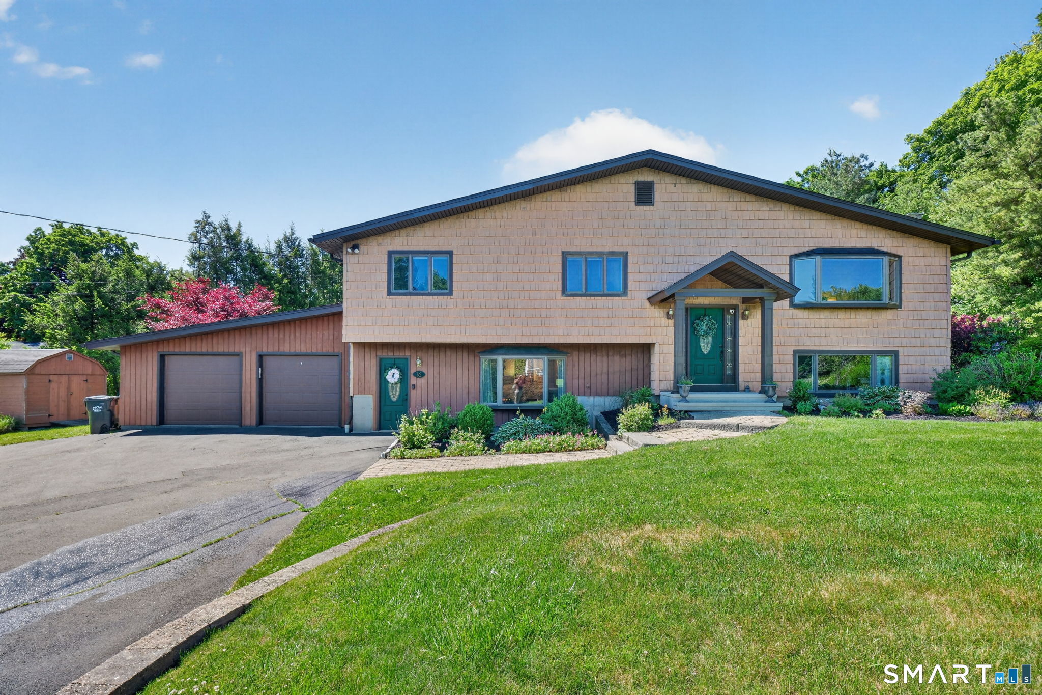 16 Apache Drive Brookfield CT 06804
