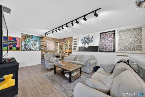 16 Apache Drive Brookfield CT 06804