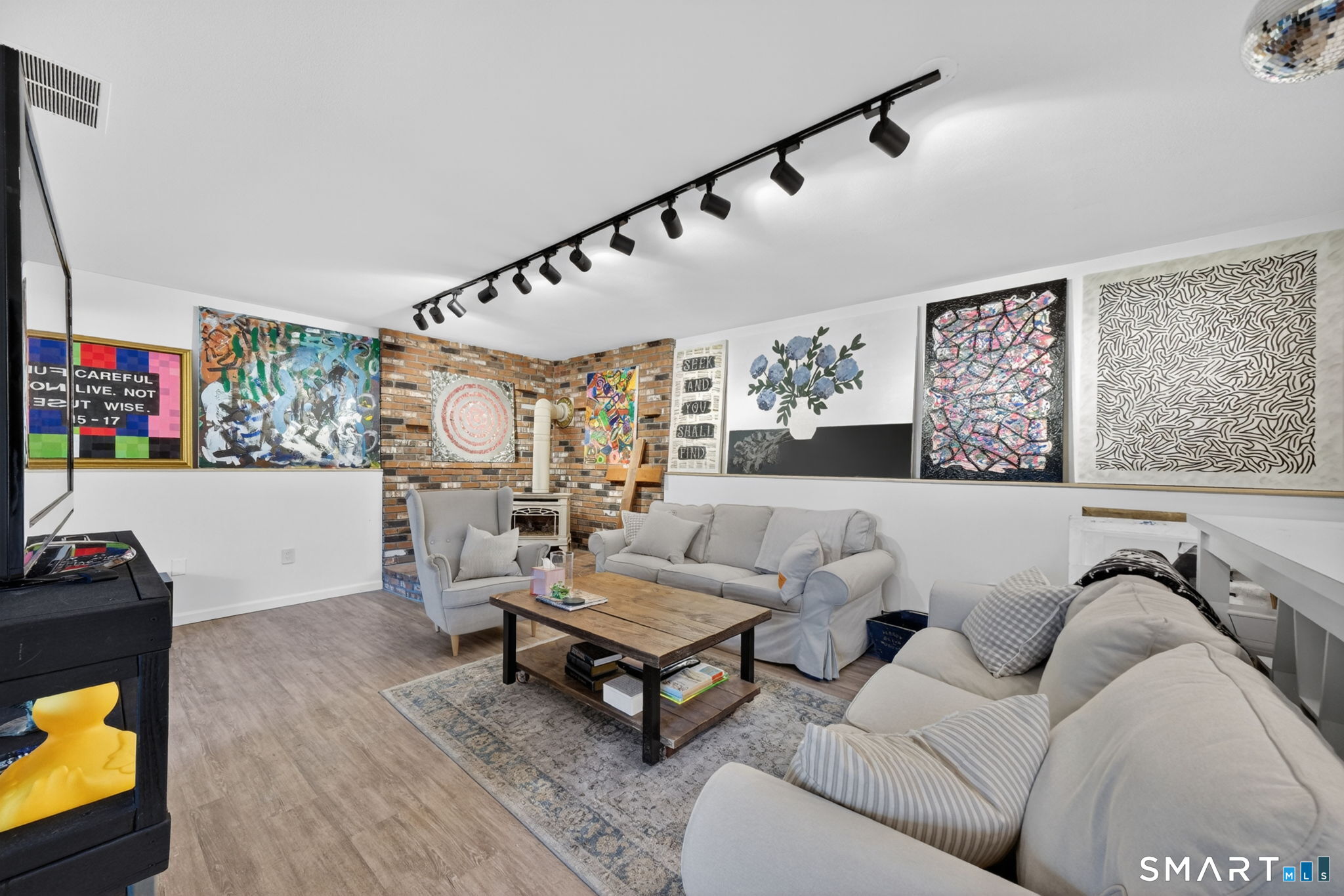 16 Apache Drive Brookfield CT 06804