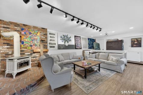 16 Apache Drive Brookfield CT 06804