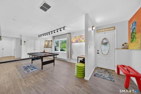 16 Apache Drive Brookfield CT 06804
