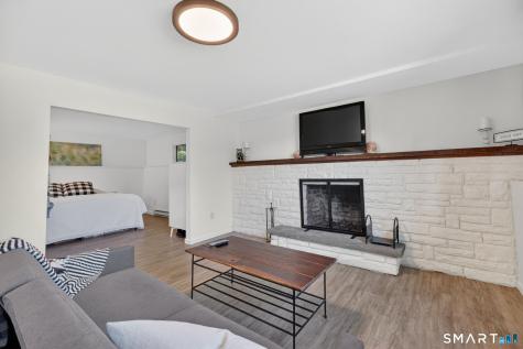 16 Apache Drive Brookfield CT 06804