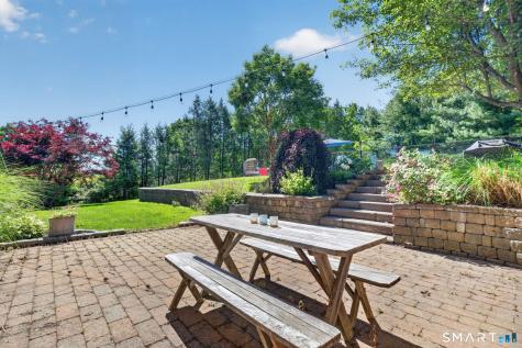 16 Apache Drive Brookfield CT 06804