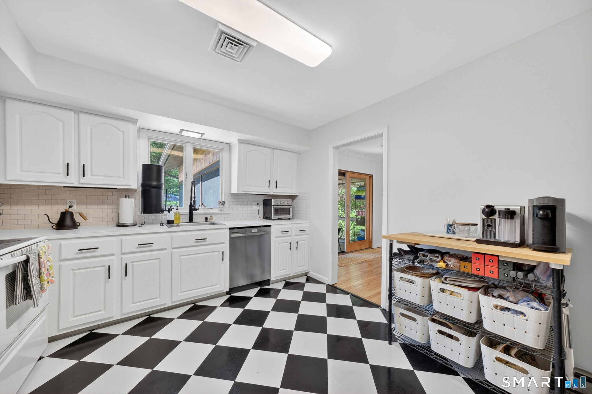 16 Apache Drive Brookfield CT 06804