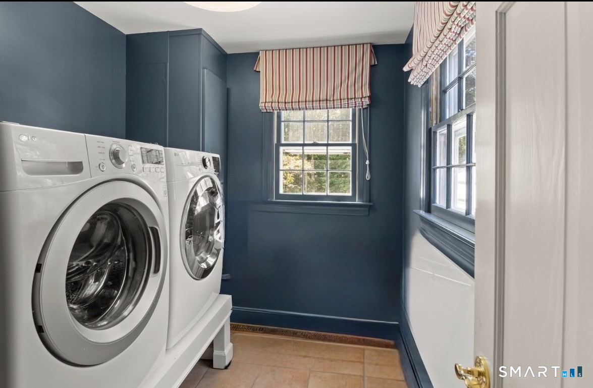 20 Gray Squirrel Drive New Canaan CT 06840