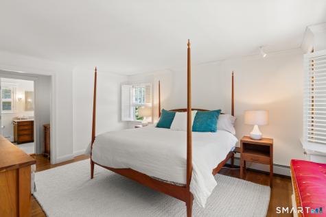 20 Gray Squirrel Drive New Canaan CT 06840